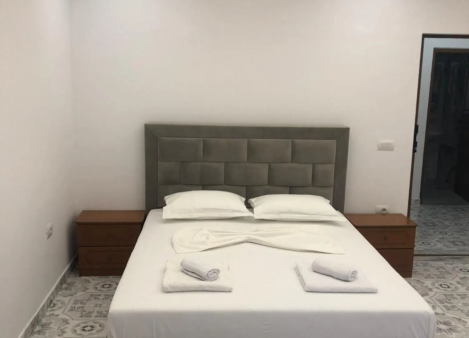 Vila Flori Sarandë Albánie